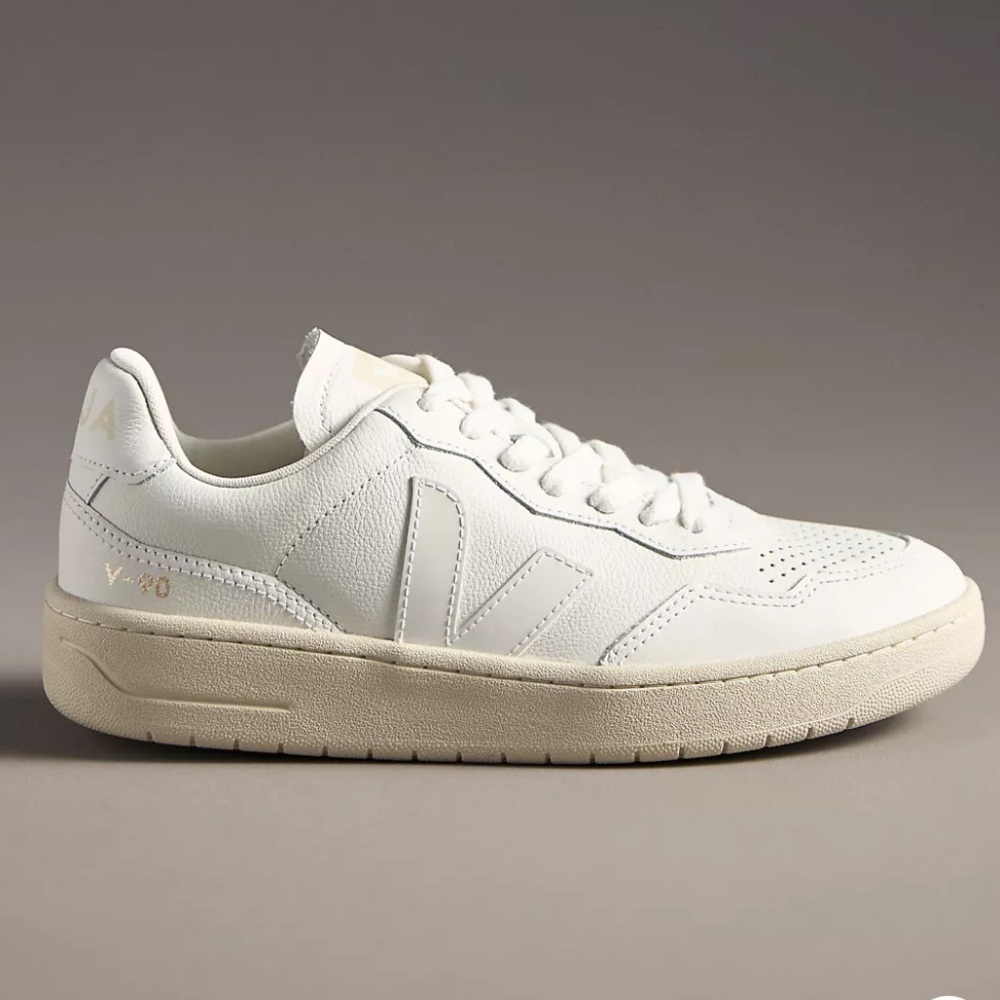 Veja V 90 Sneakers in Ivory Coast